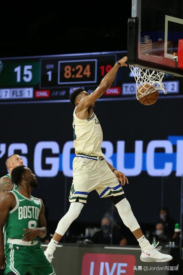 字母哥和塔图姆精神状态高下立判，绿军季后赛