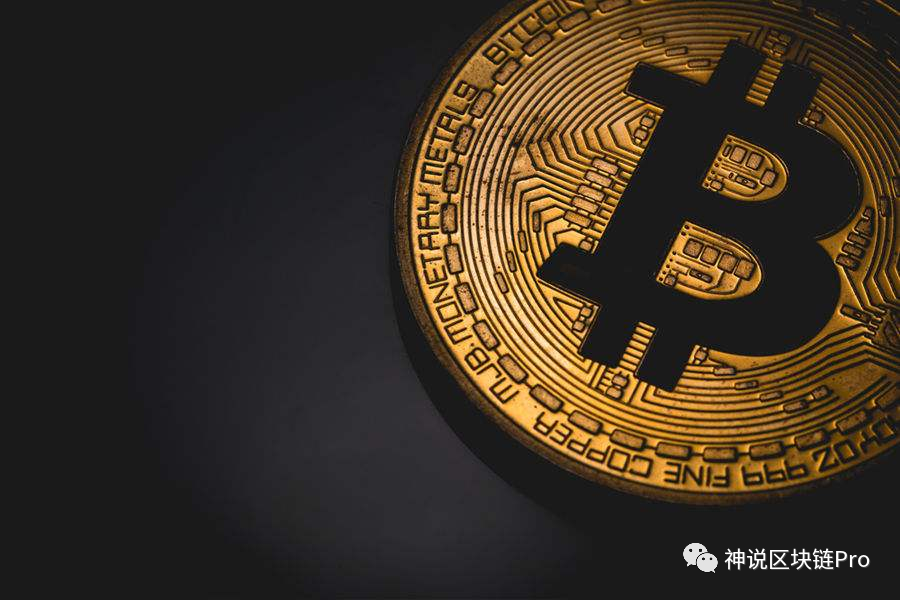 美元和比特币的空间折叠