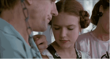 小妞电影：每一个女孩都是一束光，无论年幼