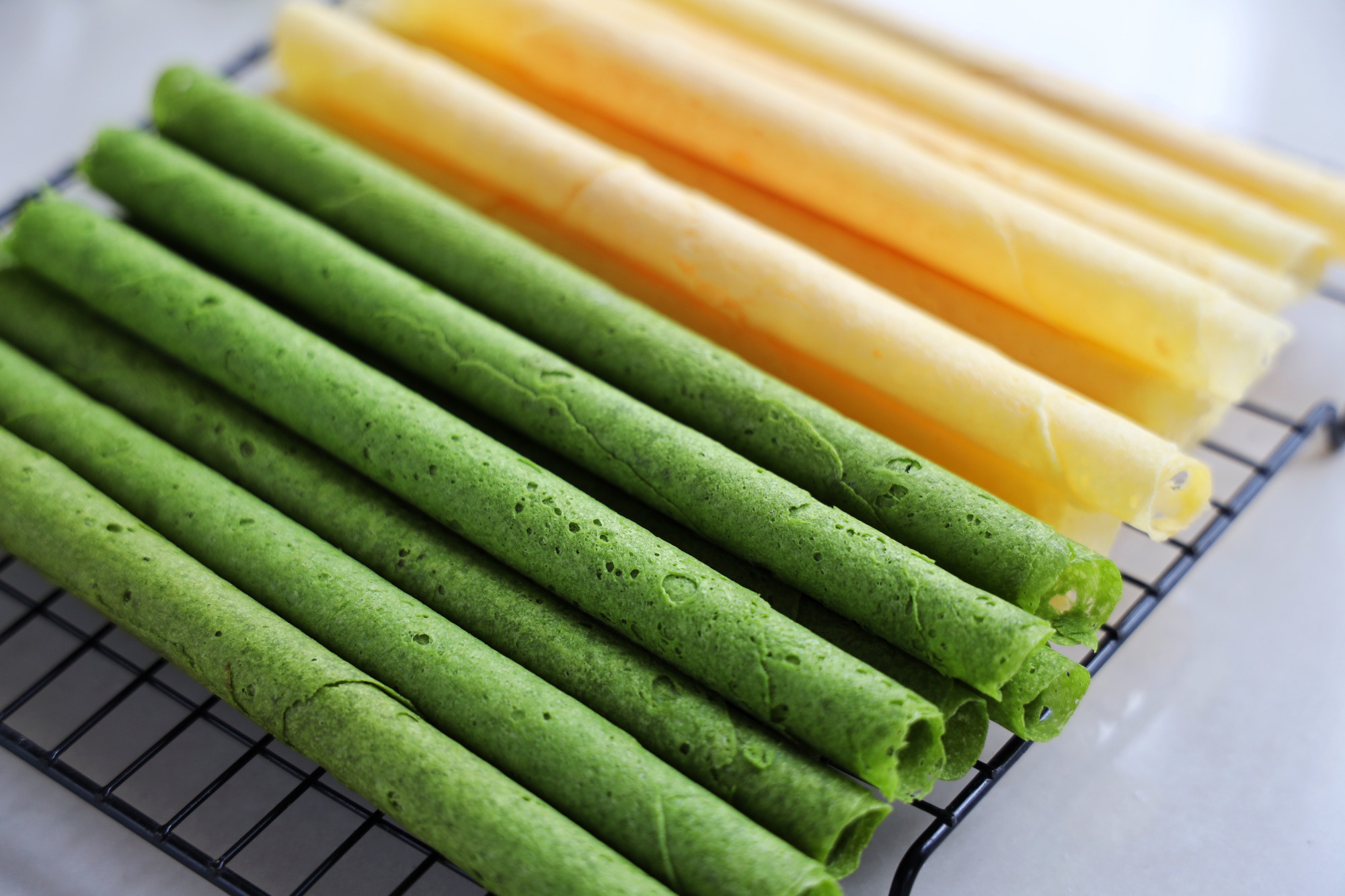 这是我吃过最好吃的蛋卷，又香又脆一碰就掉渣，吃一口就停不下来