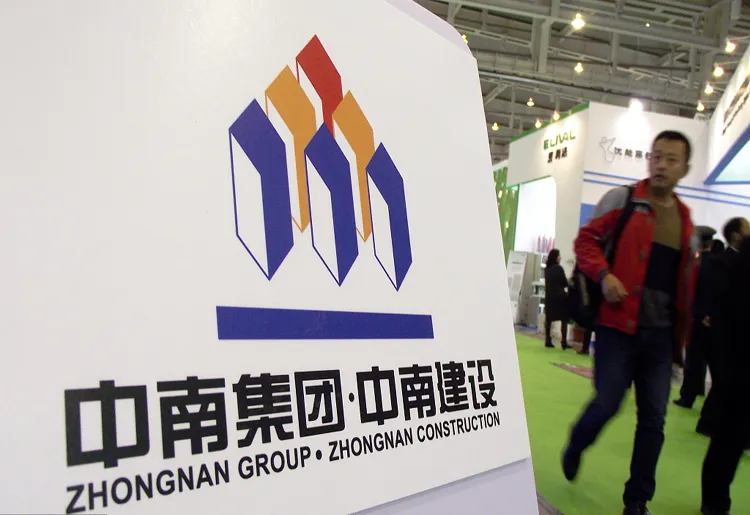 中南建设前院庆功，后院失火
