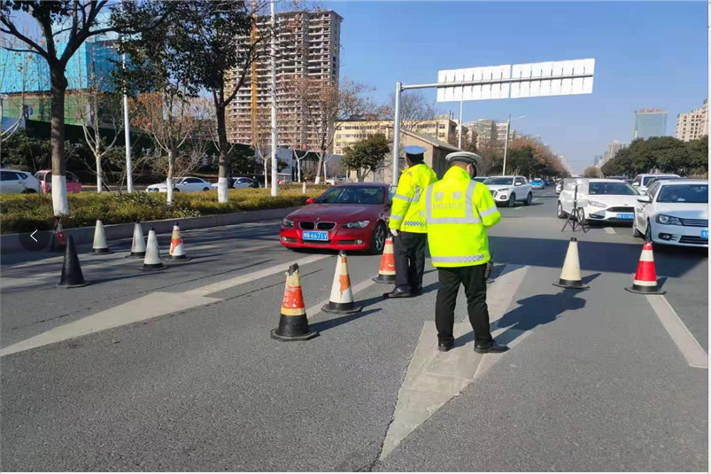 河南商丘交警支队严查酒驾重点违法切实筑牢道路交通安全防线