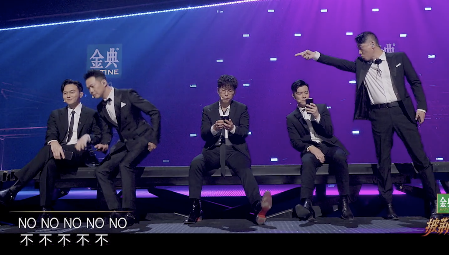 张智霖被獒犬送袁咏仪人偶，调侃很恐怖，靓靓追老公综艺犯花痴