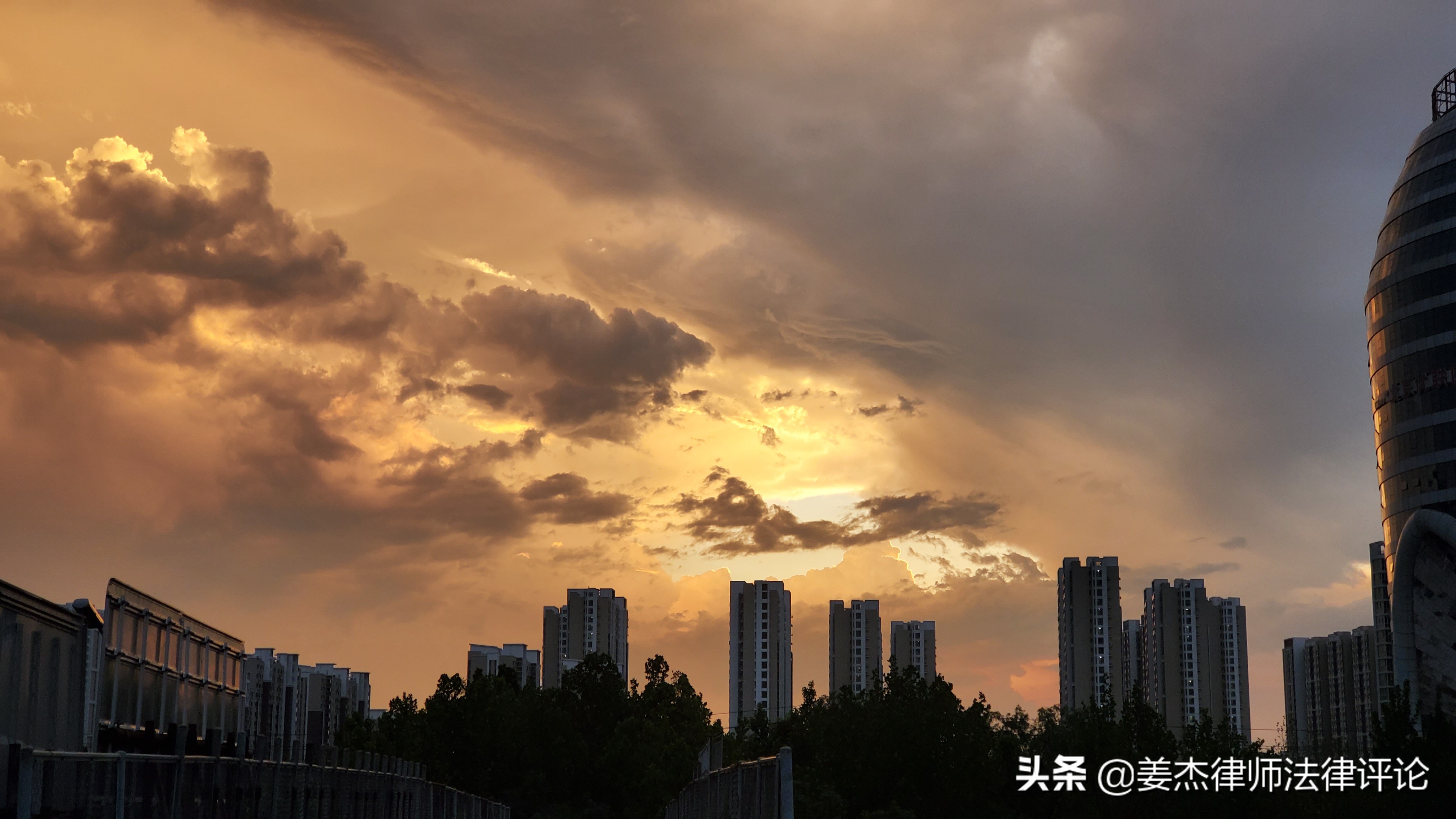 站在东四环望北京——雨后的东四环
