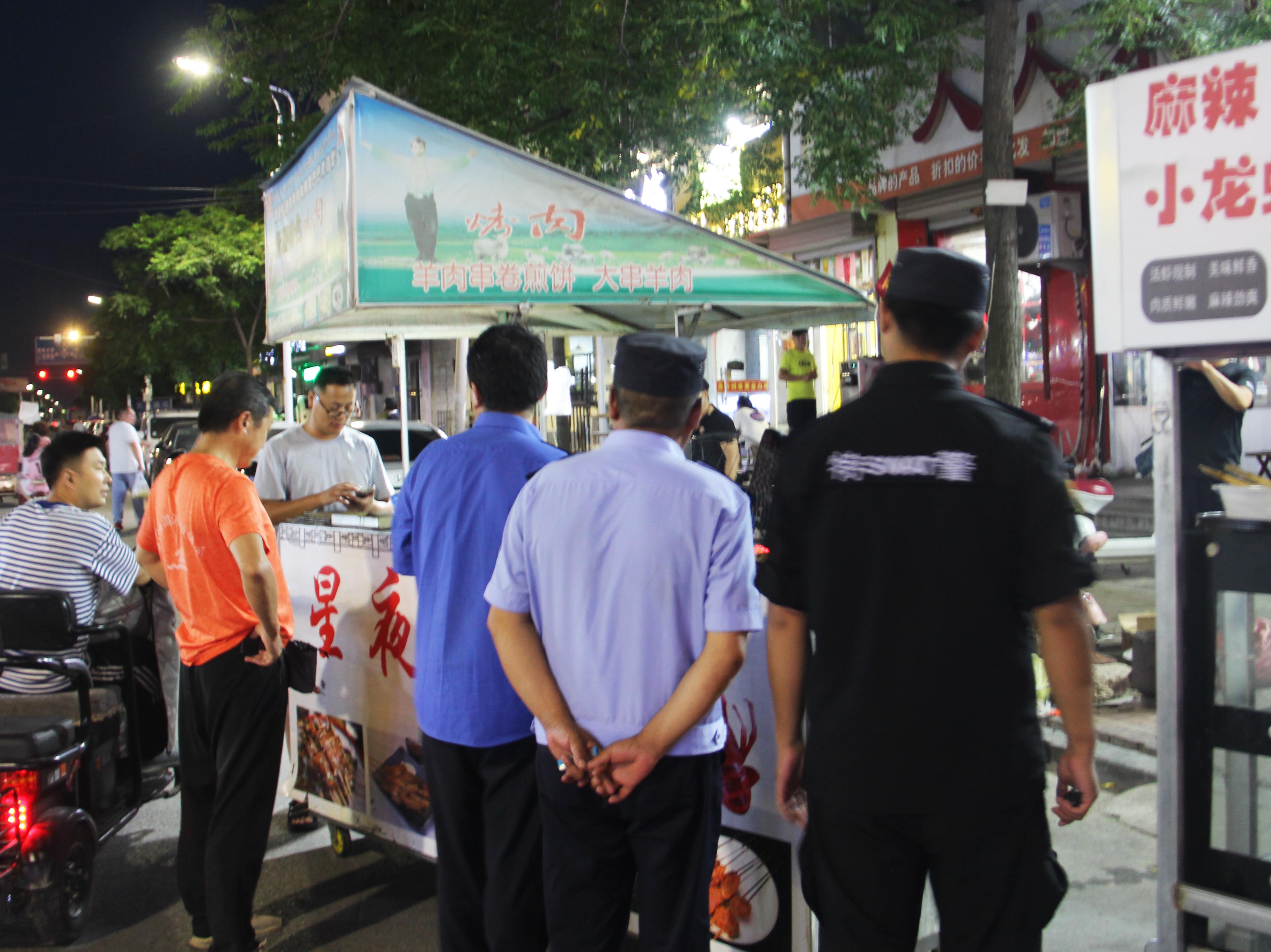 临沭县综合行政执法局开展联合执法行动专项整治城区餐饮油烟污染