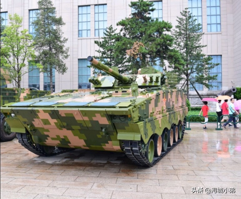 中俄美英德履带式步战车