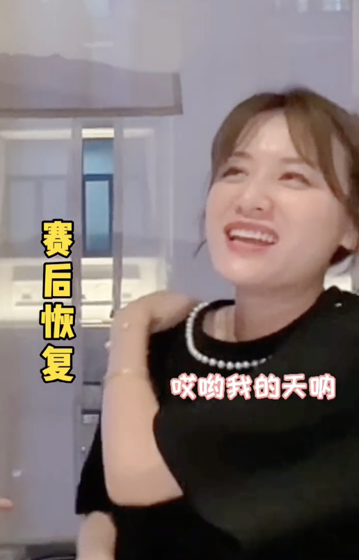 叶一茜掰手腕不敌儿子，森碟却一秒钟KO弟弟小亮仔，彰显惊人臂力