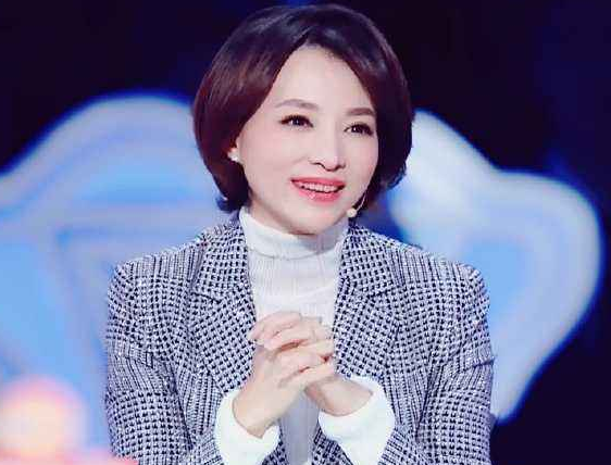 韩红怒怼董卿，“不懂不要乱说话”，董卿霸气回复让众人称赞