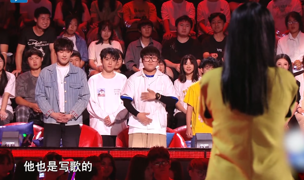 《好声音2021》开播四期后，黄霄云终于有了主见，汪峰实在太严格