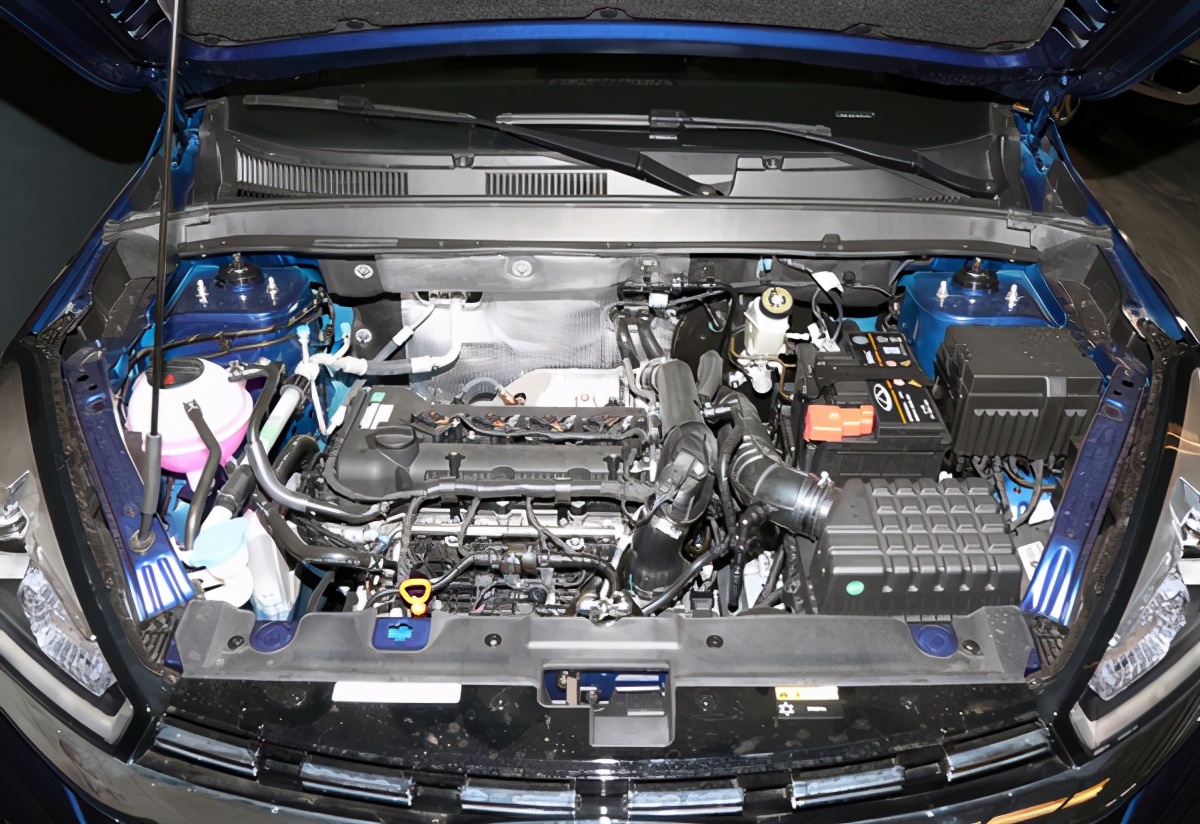 奇瑞瑞虎8，平易近人，1.6T最大197马力，省油家用车