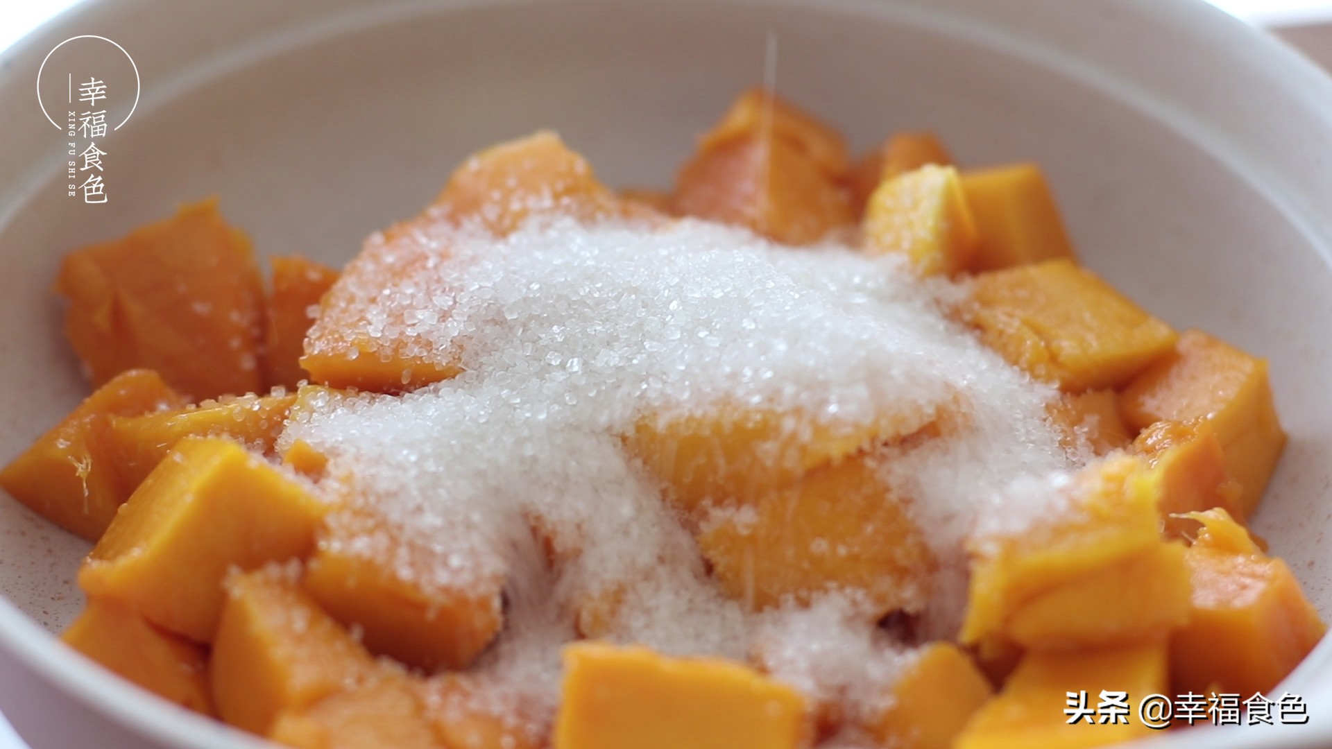 自从学会用芒果来做雪糕，家里芒果再也没放坏过，好吃又健康