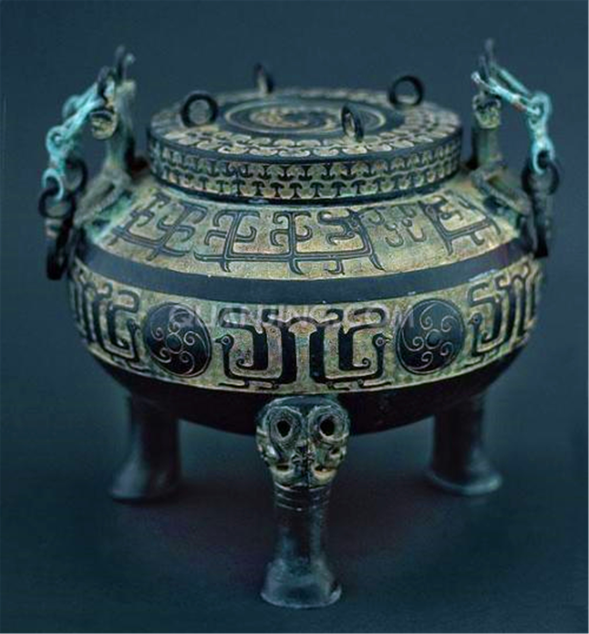 美女带“鸭子”鉴宝，自己估价100万，专家：你先站稳，我再报价