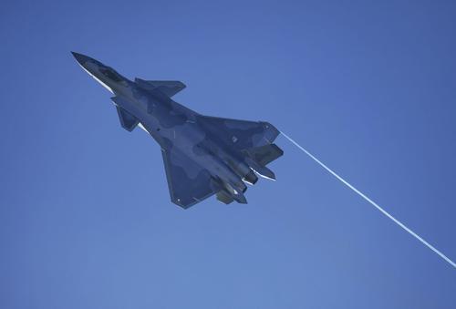 世界顶级战斗机哪些，美F-22“猛禽”，俄苏-57，