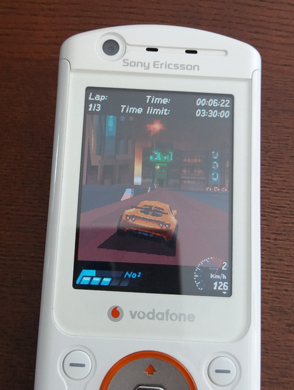 点歪科技世界的索爱W900I-功能手机里装N卡