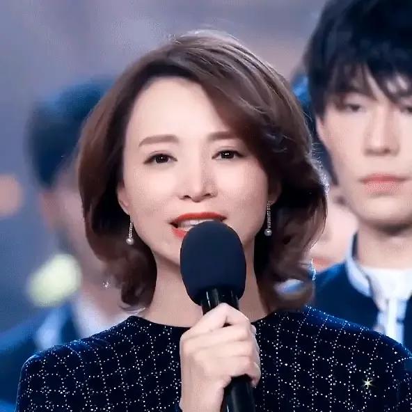 跨年晚会状况百出：汪涵不在状态，应采儿假唱