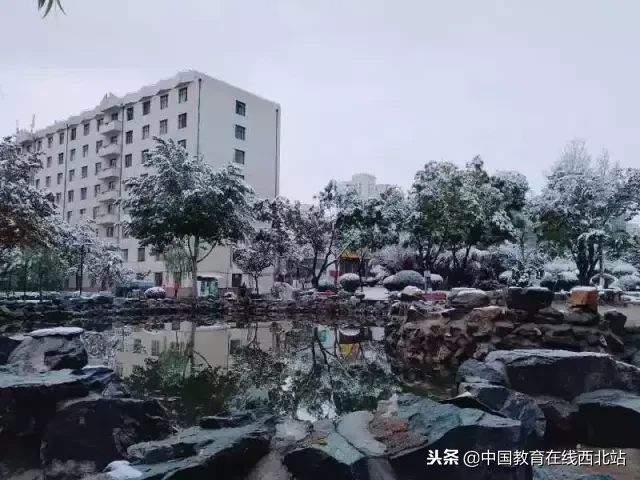 甘肃初雪|甘肃18所高校初学雪景大PK,快来看看有你的母校没?