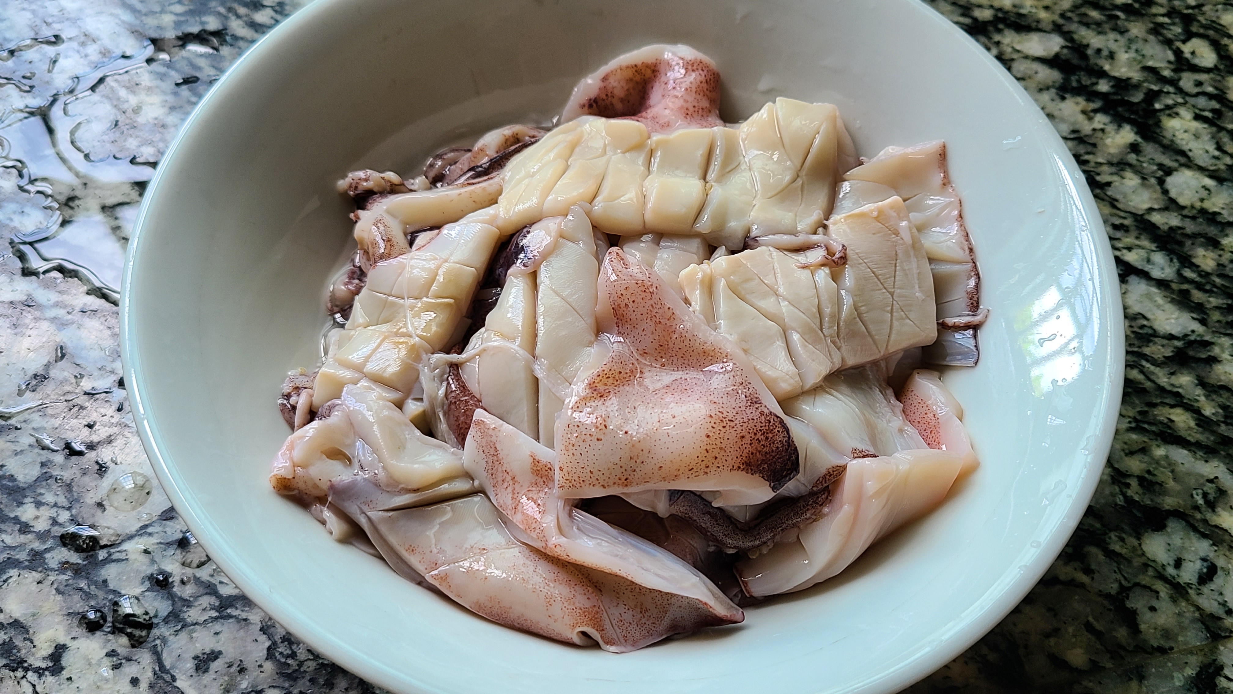 爆炒鱿鱼的做法，香辣下饭又好吃，这一道美味家常菜，味道很棒