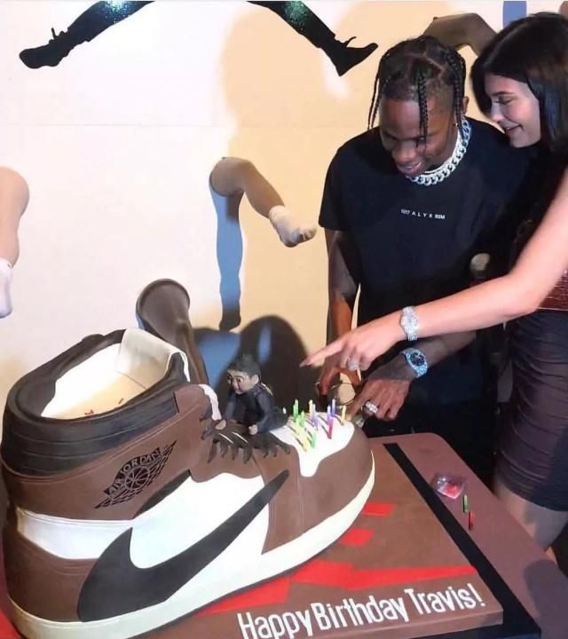 球星、明星“Nike倒钩”上脚图，这次你是天选之子还是陪跑成员？