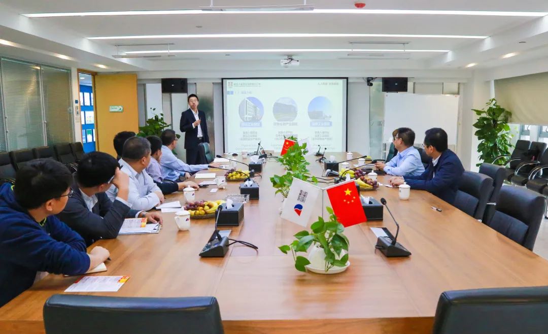 协同合作打造育人高地｜人福医药、宜昌人福药业一行莅临当代教育