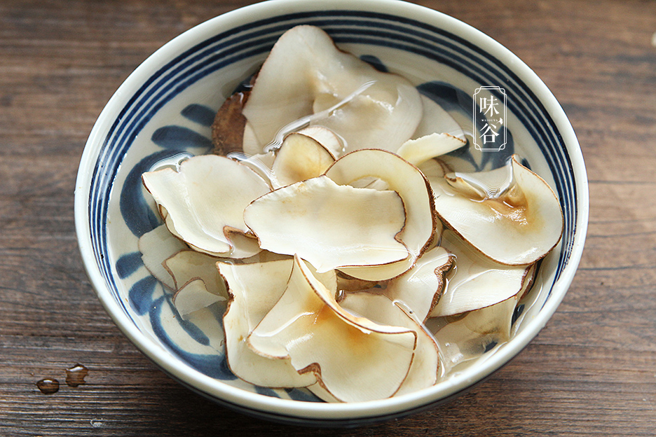 立秋将至，这糖水要多喝，润燥下火，味道清甜，一周喝2次不嫌多