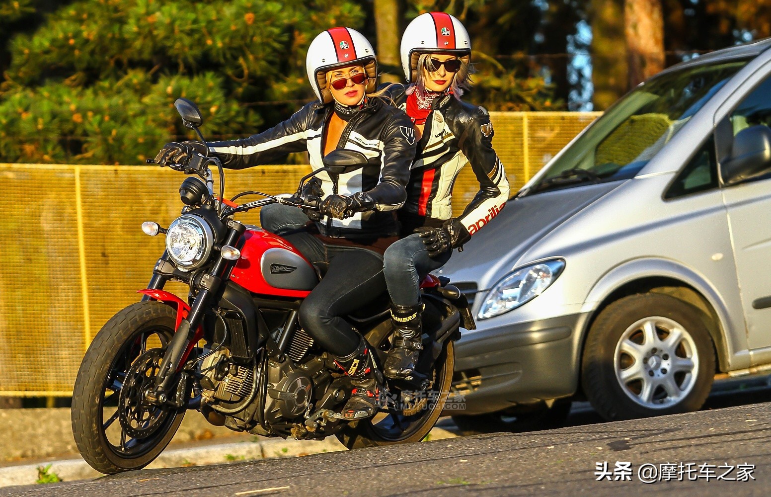 优雅的杜卡迪Scrambler自游和雅马哈SCR950，攀爬者中的扭力之王