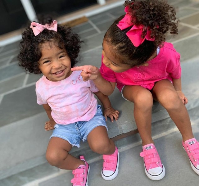 【影片】滿滿的洋蔥！Kobe小女兒抱著照片連續叫爸爸令人淚目，曼巴離開時她才7個月！-黑特籃球-NBA新聞影音圖片分享社區