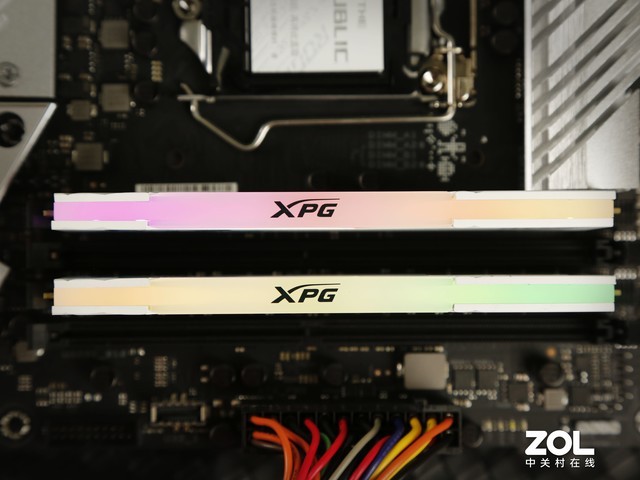 进击的“吹雪”XPG龙耀D50 ROG STRIX吹雪定制款内存评测