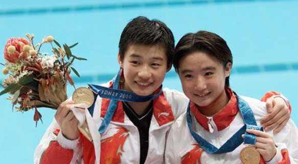 奥运冠军李娜官宣生子！首晒一家三口合照，老公身份至今成谜