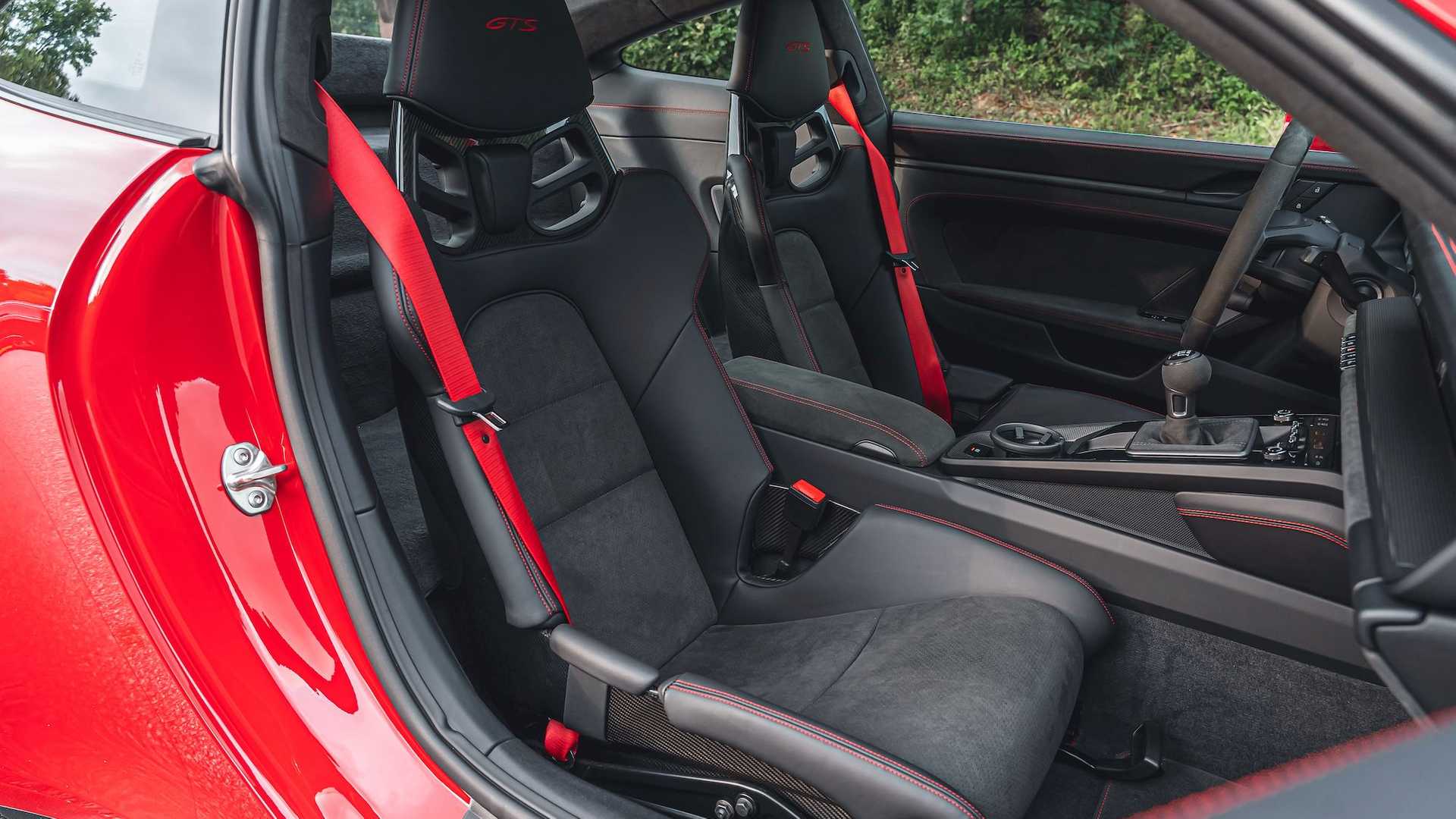 介于Carrera S和Turbo S之間，全新保時捷911 GTS大量實拍圖發布