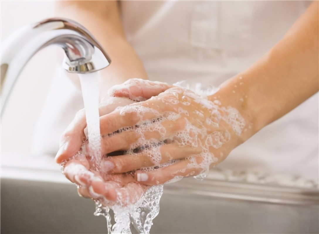 洗手用什么好，香皂，洗手液or免洗消毒液？