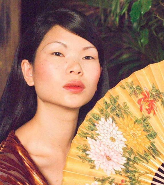 “顶级丑模”嫁“顶级法国豪门”，吕燕到底有何底气？