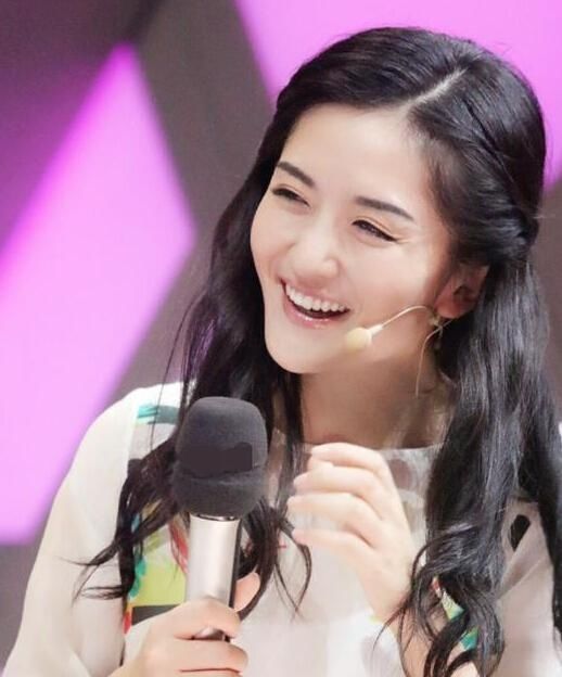 谢娜：从“太阳女神”到万人嫌，康辉曾表示没