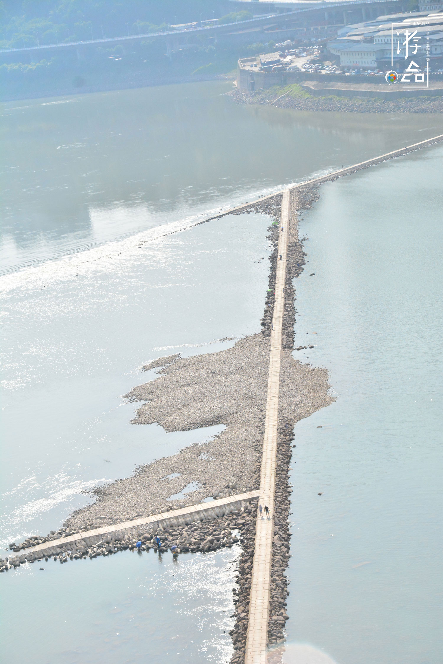 寻找重庆的“龙脊”，妄图从菜园坝大桥抄近路，抵达之前先中暑了