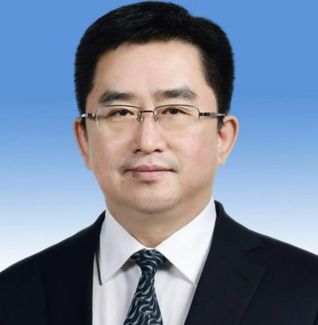 王思聪不搞美女搞事业，穿裤衩与市委领导会面，曾投资失败亏20亿