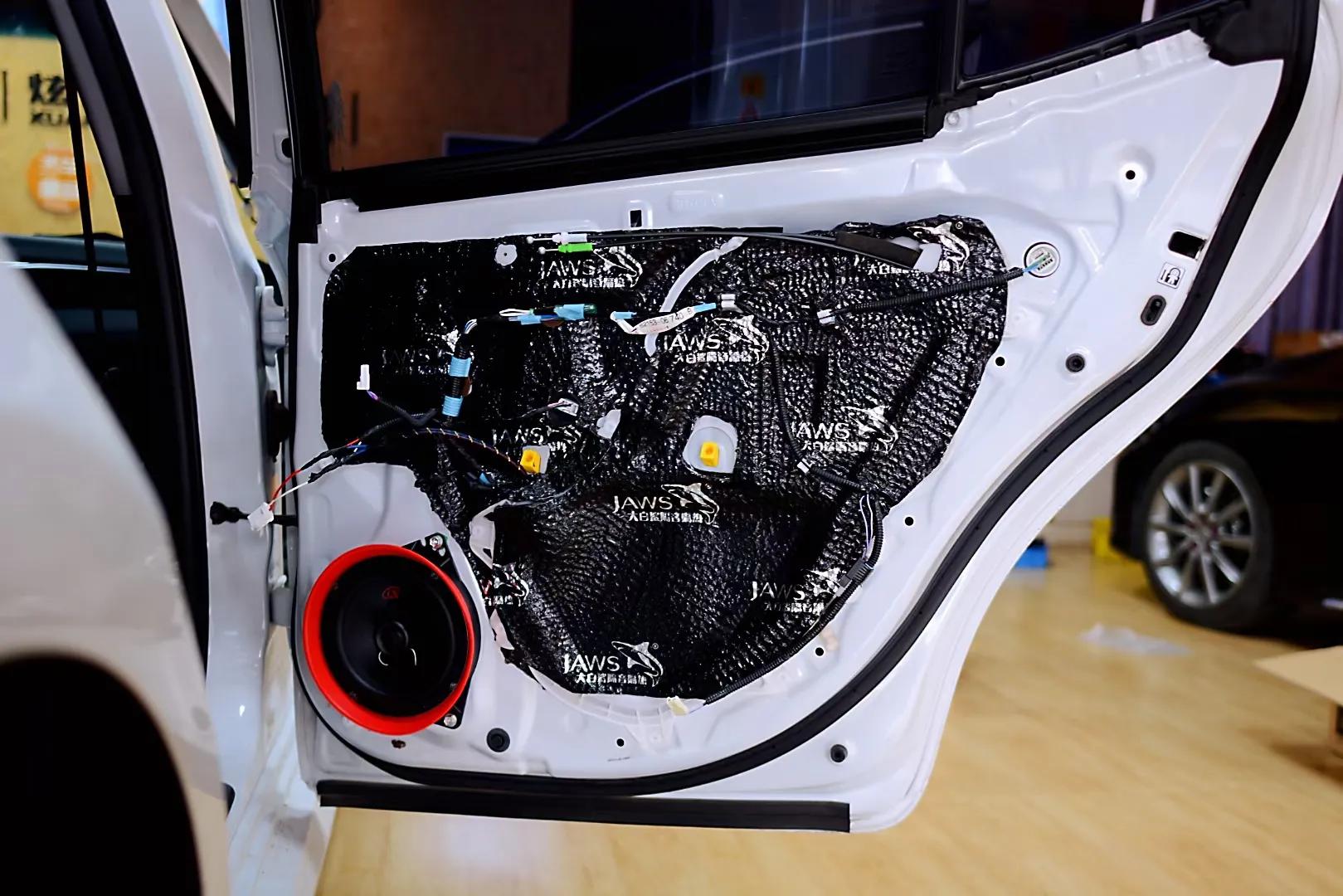 Toyota Camry Audio Upgrades Golden Acoustics + Emmand High, the