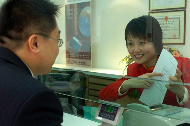 现在的100万，10年后值多少钱？100万存银行，10年后本息是多少？