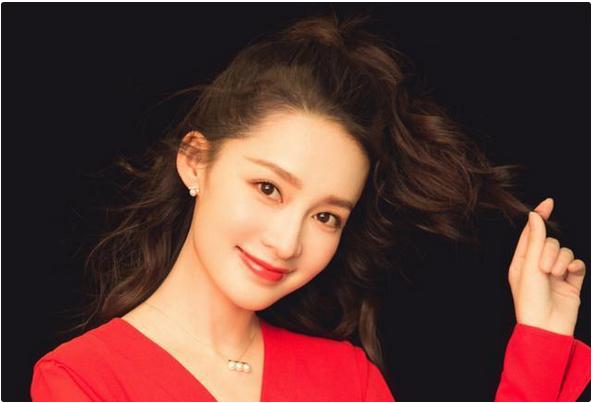 邓超曾在《跑男》中极力吹捧李沁，如今却应验