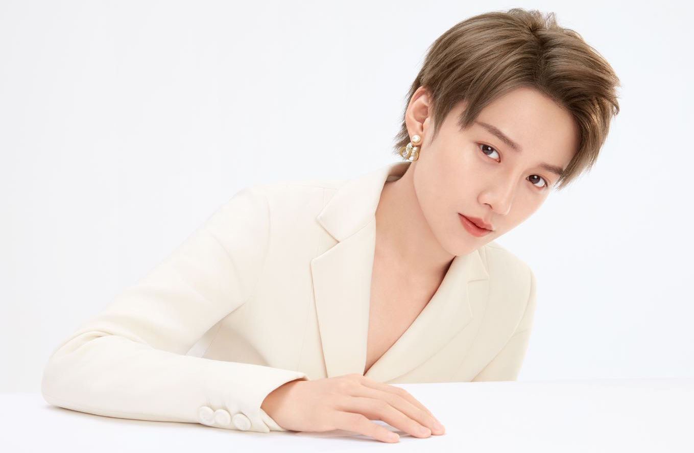 两大女团C位选手遇尴尬，粉丝数落后，淘汰选手