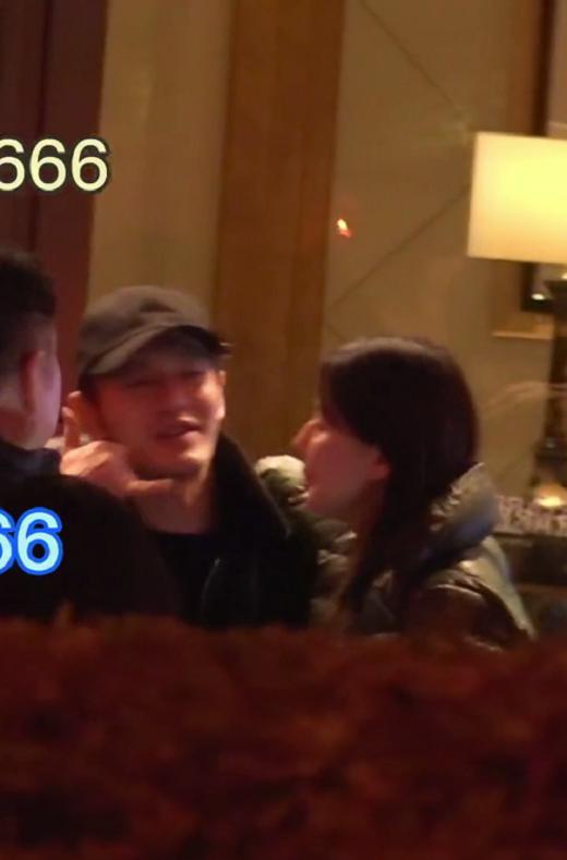 杨颖与黄晓明疑似已分居！杨颖回黄晓明家又深夜离开，视频曝光