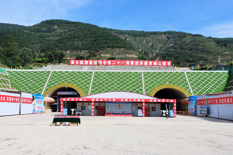 中国铁建安全生产年度综合督查组到天庄高速公路项目督查