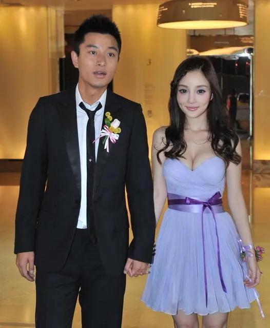 被封杀后郑爽该如何赚钱？看看现在的范冰冰、李小璐就知道