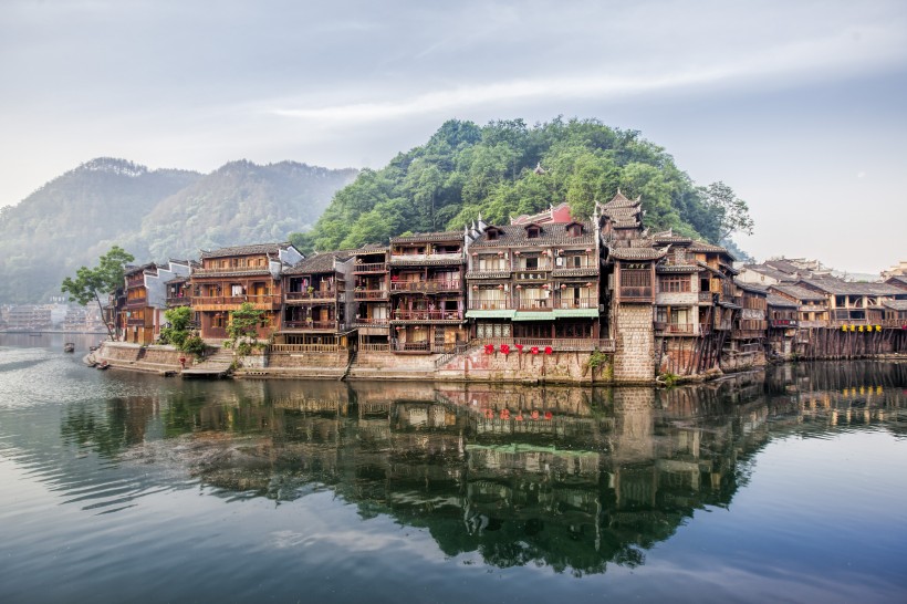 到凤凰古城旅游，一篇攻略就够了