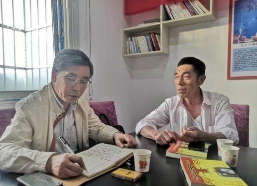 咸宁市文联党组书记李专来通山采访长歌传承人