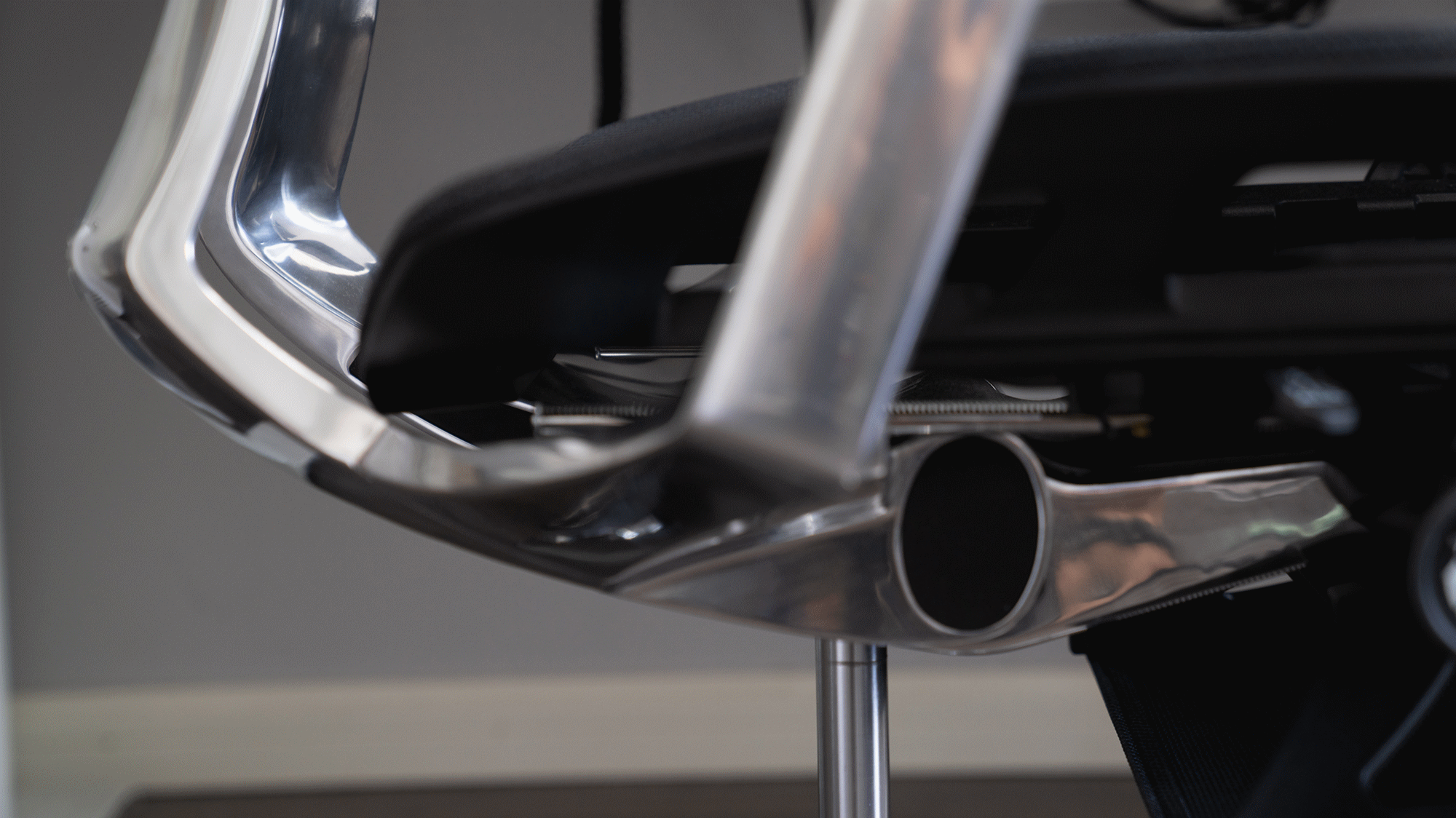 体验出色的人体工学椅该是啥样？全面精细调节，时刻为你“撑腰”