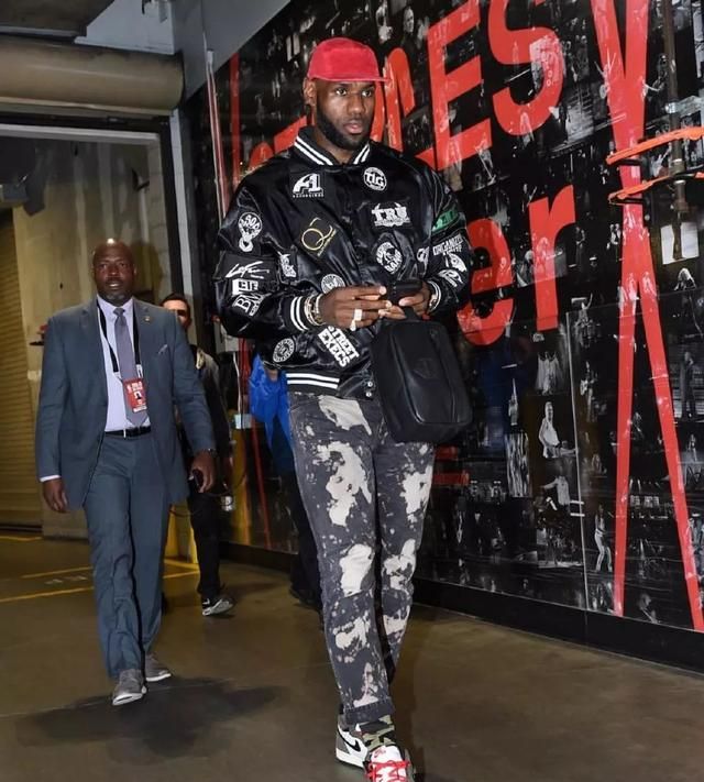 球星、明星“Nike倒钩”上脚图，这次你是天选之子还是陪跑成员？