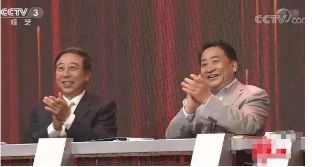 “公式相声”登上央视，姜昆冯巩打出90多分，这