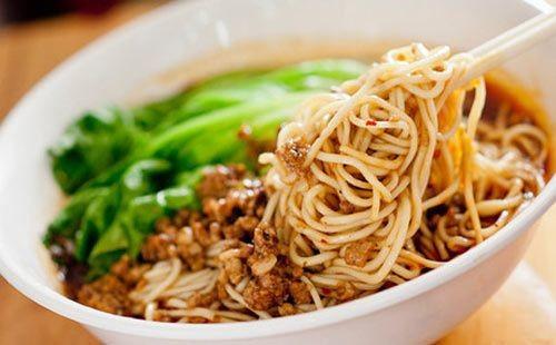来重庆旅游必不可少的三大美食，外地旅游拍手叫好
