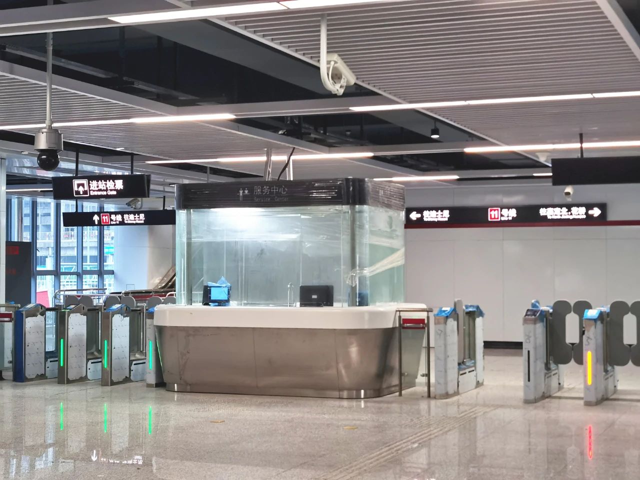 上海轨道交通11号线的陈翔公路站演练多日，开通