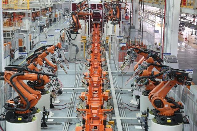 放弃中国制造到底行不行？欧美记者亲身实践，