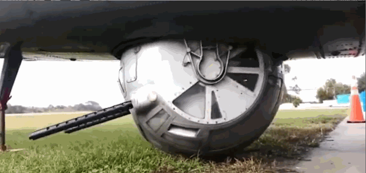 在9000米高空躺着战斗，二战美国陆航伤亡最高的岗位，机腹机枪手